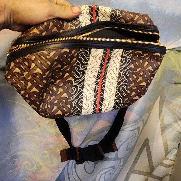 Burberry monogram beltbag - Picture 2 of 7
